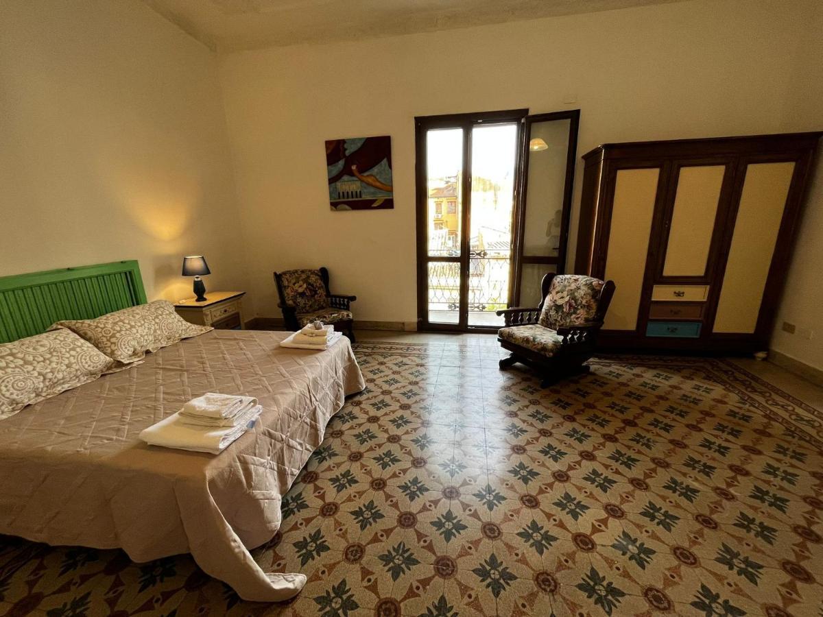 Mille Lire Peppe'S Home ปาแลร์โม ภายนอก รูปภาพ