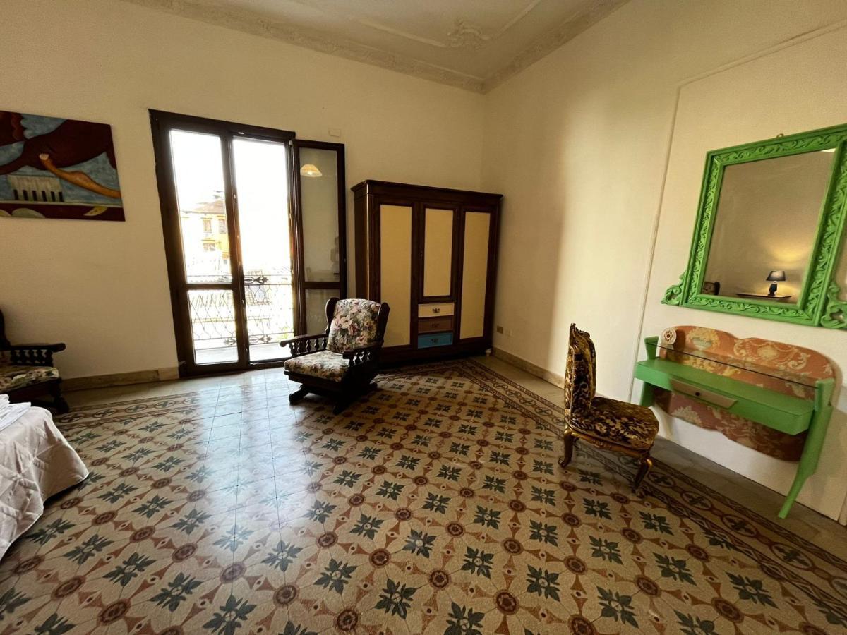 Mille Lire Peppe'S Home ปาแลร์โม ภายนอก รูปภาพ